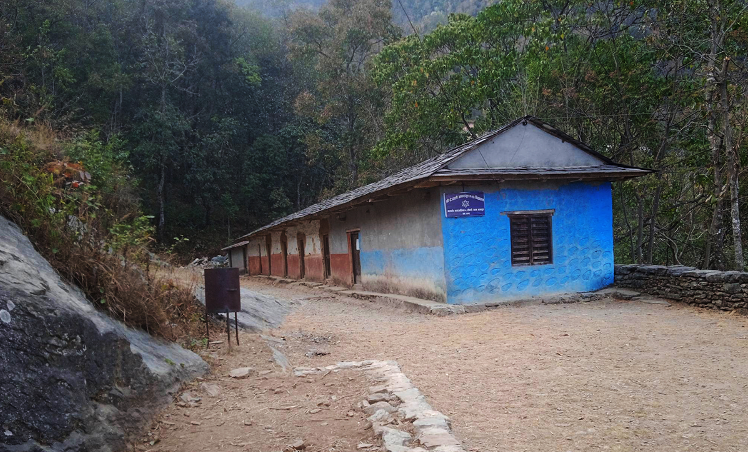 एउटा यस्तो विद्यालय जहाँ कक्षा पाँच सम्म पढाउँछिन् मात्र एक शिक्षिकाले